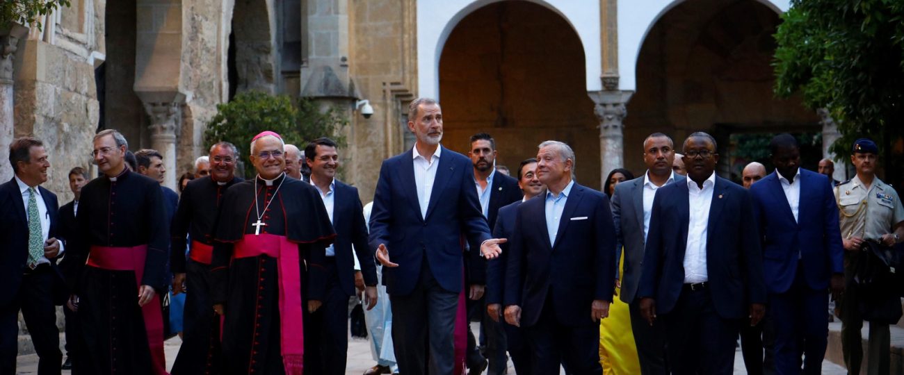 Felipe VI destaca la solidez de las instituciones como aval